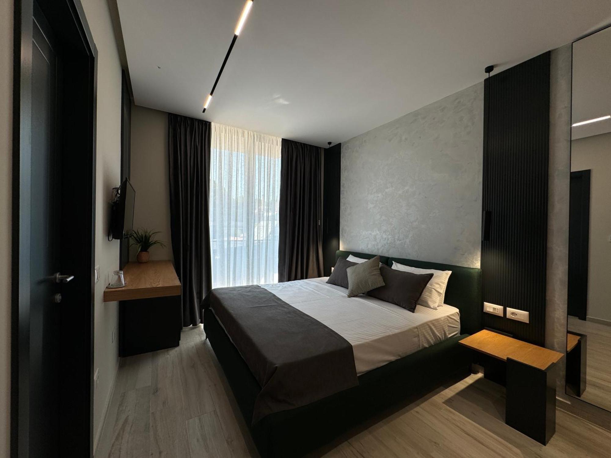 Twins Hotel Влёра Экстерьер фото