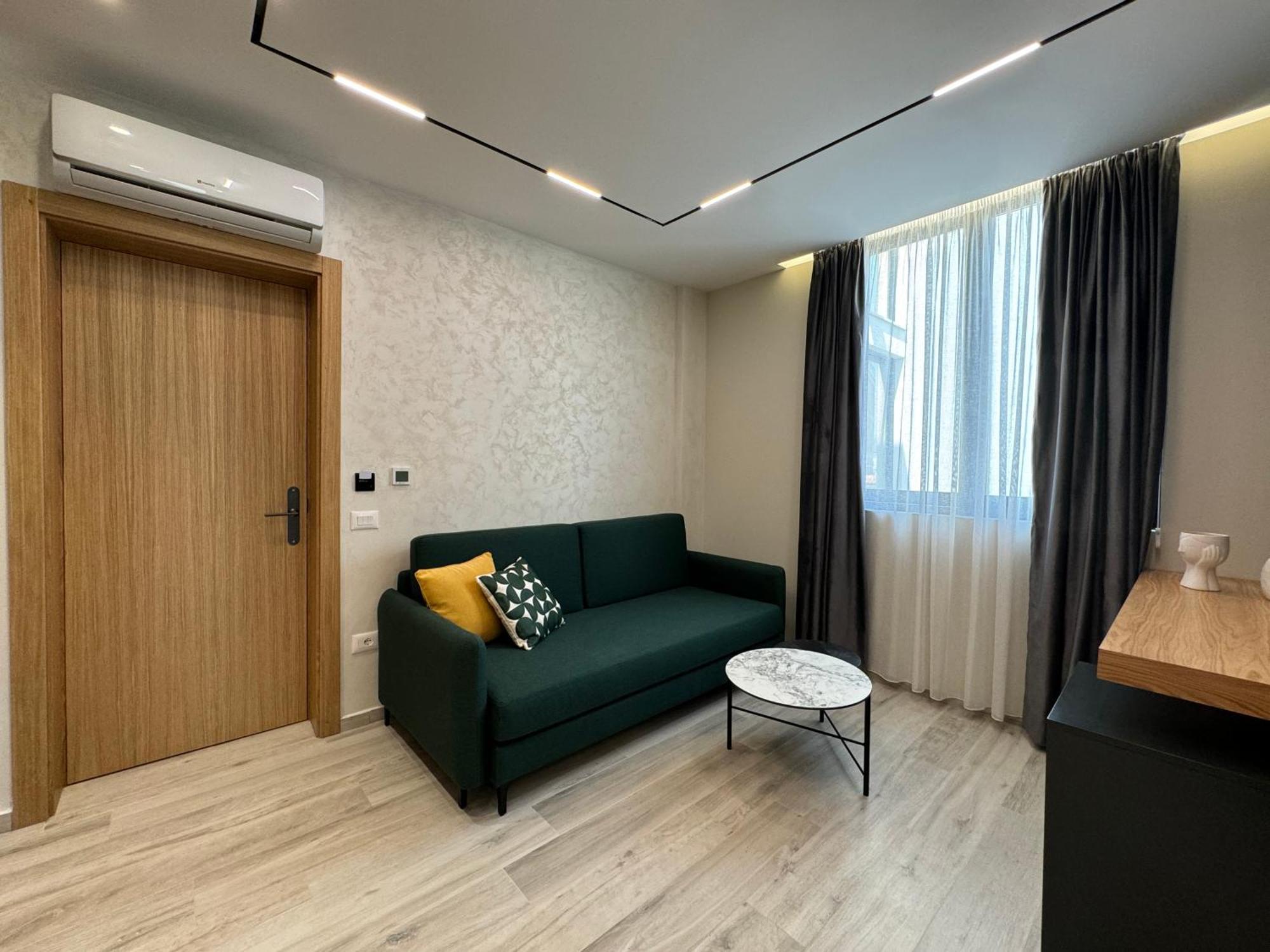 Twins Hotel Влёра Экстерьер фото