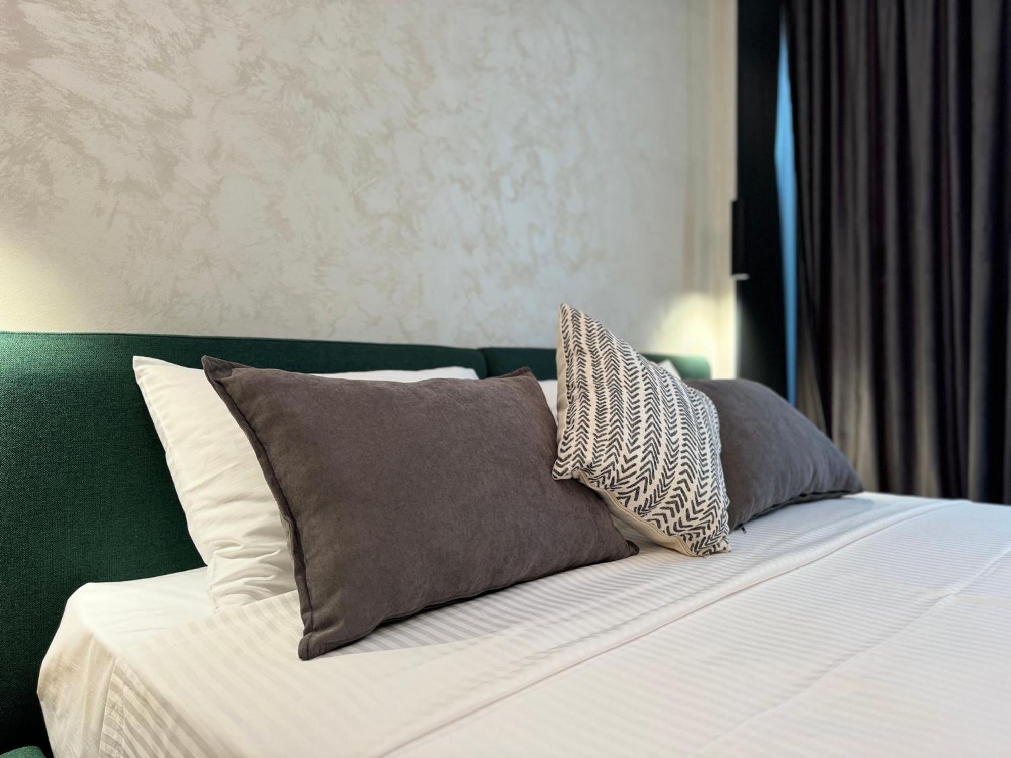Twins Hotel Влёра Экстерьер фото